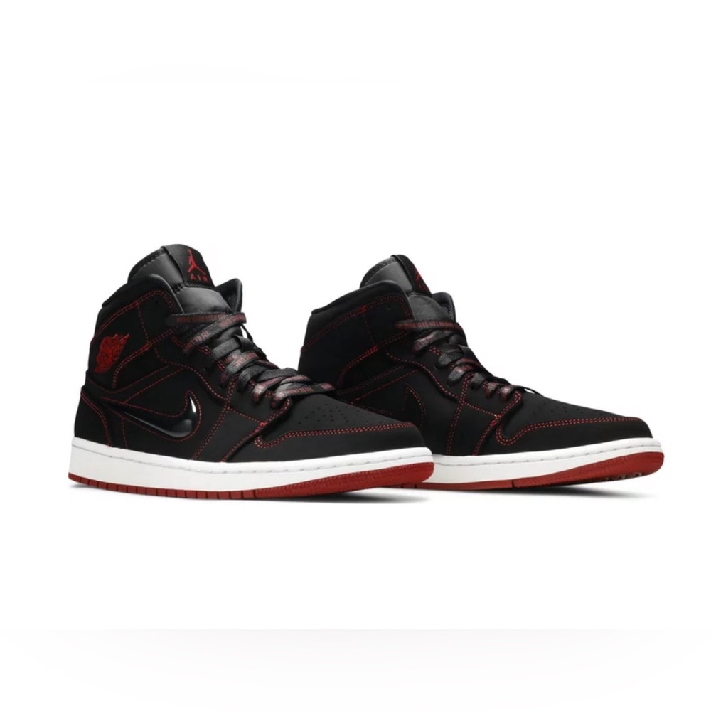 Air Jordan 1 Mid 'Come Fly With Me'
